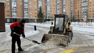 Мэрия Рязани сообщила телефоны для жалоб на некачественную уборку снега во дворах