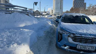 «Из двух полос осталась одна»: рязанка пожаловалась на состояние улицы Берёзовой