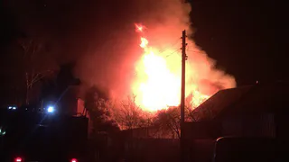 Пожар в Рыбном - огонь уничтожил жилой дом, есть погибший