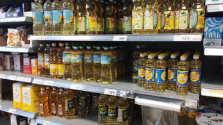 Такое масло берите по 3 бутылки: в Роскачестве назвали лучшие марки подсолнечного масла для блинов на Масленицу