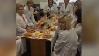 В кардиодиспансере Рязани вместо приема пациентов врачи устроили застолье