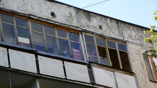 Отделался испугом: в Рязанской области мужчина выпал из окна
