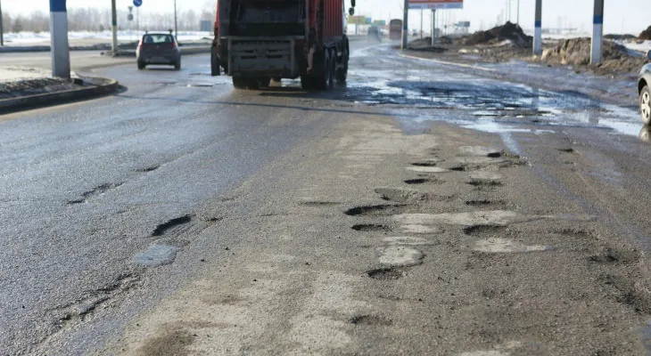 “Доберись до работы, не сломав автомобиль”: подборка улиц, где дороги стали только хуже