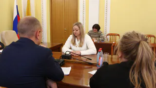Жительница Рязани умоляет спасти от запаха еды и шума караоке-бара