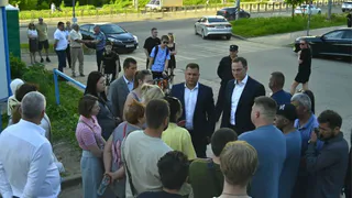 Губернатор Малков встретился с жителями пострадавшего от атаки БПЛА дома в Рязани