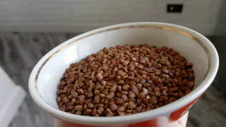 В Рязани стоимость порции гречки для семьи снизилась на 2,4% за год