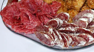 «Не из мяса»: Росконтроль назвал марки колбас, которые лучше никогда не брать
