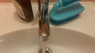 У жителей улицы Новосёлов отключили воду