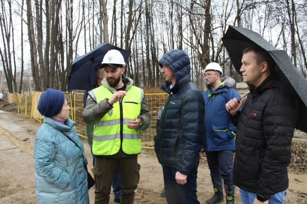 «Лысый пустырь с горками»: зачем в ЦПКиО Рязани вырубили деревья и построят камеры с биометрией