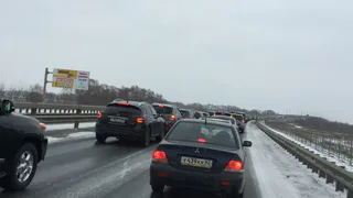 На выезде из города в сторону Солотчи пробка