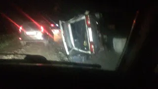 Под Ряжском легковушка перевернулась из-за бетонного блока посередине дороги