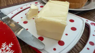 Купила 5 пачек сливочного масла и проверила на растительные жиры: показываю результаты проверки - буду искать другие марки