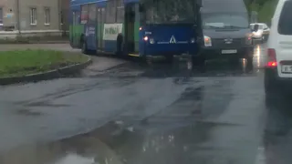 Авария в Приокском – столкнулись троллейбус и маршрутка