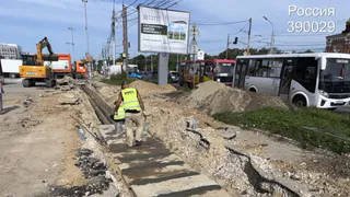 На Московском шоссе в Рязани кладут свежий асфальт - дорожники работают на нескольких улицах 