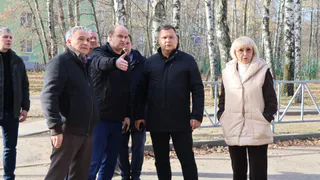 В Рязани у школы сделают парковку для высадки учеников и пешеходный переход