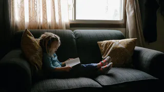Окунитесь в волшебство: подборка атмосферных книг для осени