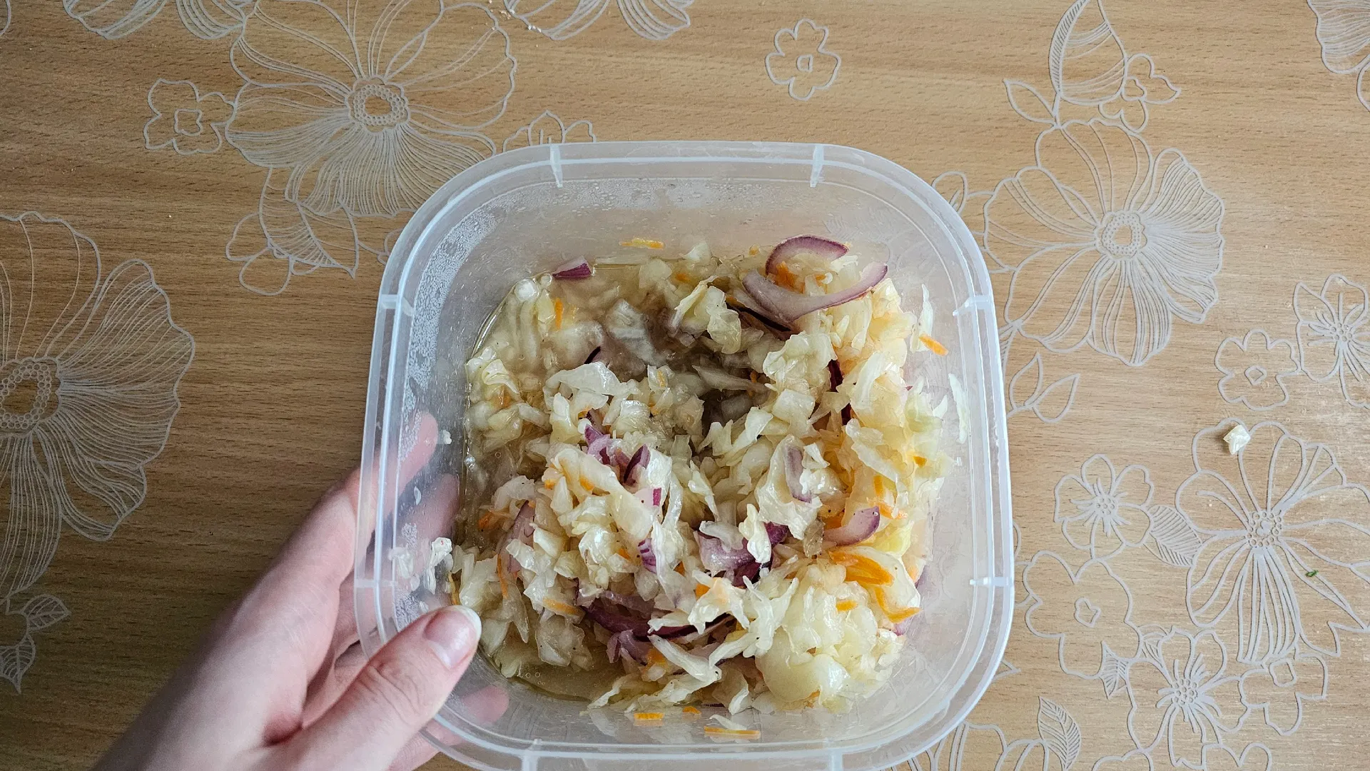 Капуста вкуснее мяса: мариную её в этом "золотом" рассоле - съедается за вечер целая банка