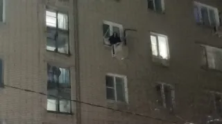 В Дягилеве упавшую с пятого этажа на кондиционер женщину доставили в больницу