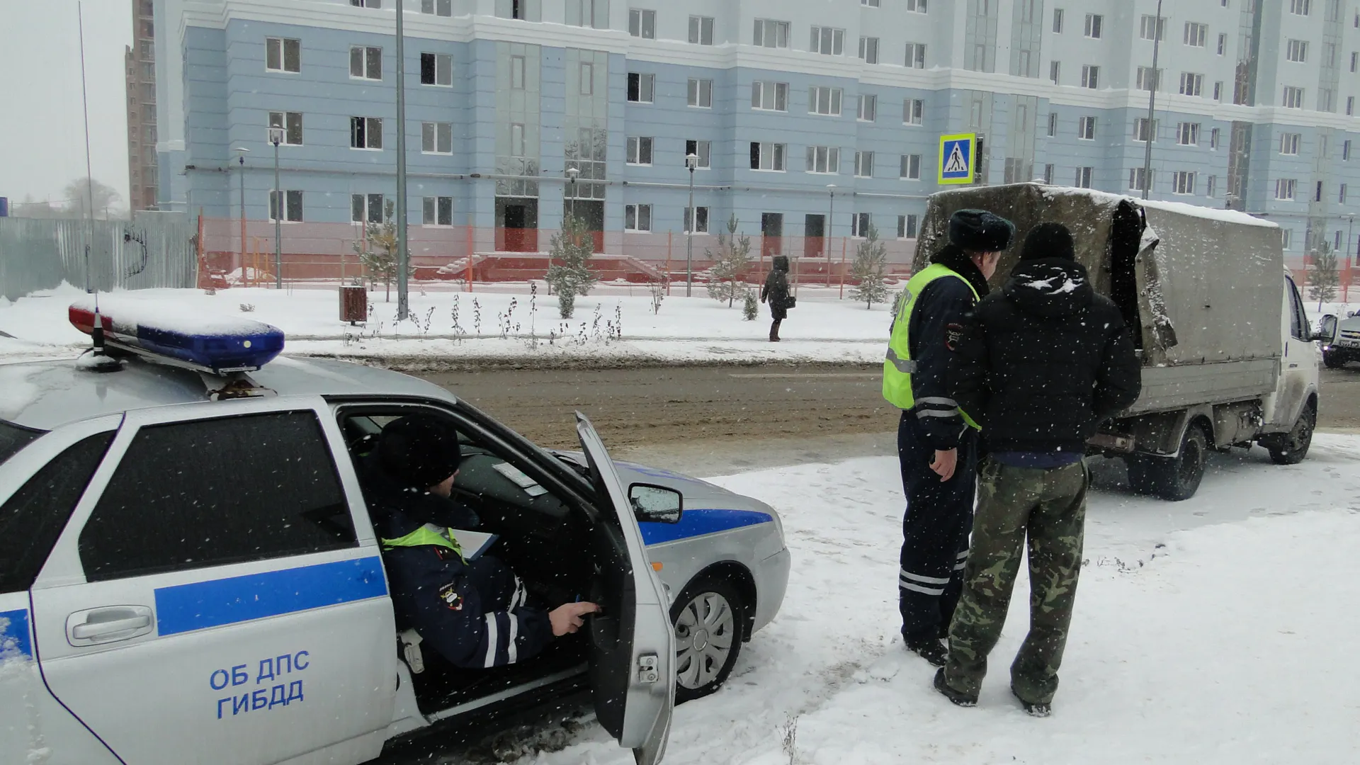 Рязанская Госавтоинспекция призывает водителей не пытаться "решить вопрос на месте" с инспектором