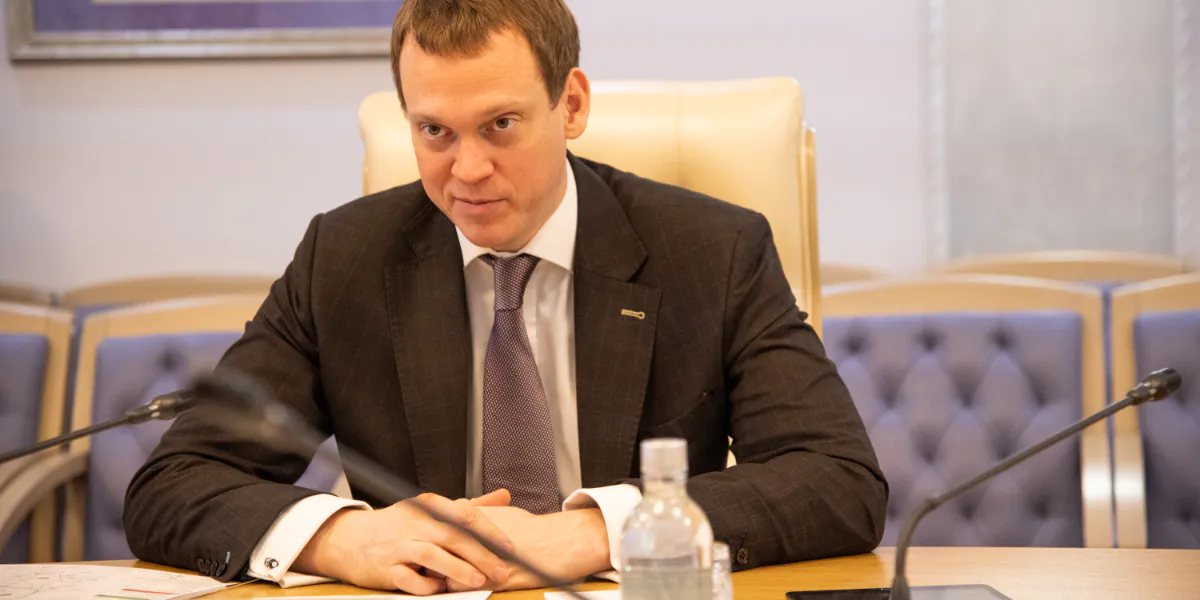 Губернатор Малков сдавал кровь в трех местах и получил три разных результата