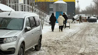 Малков потребовал принять меры к УК за разбитые крыши и нечищенные дворы