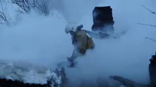 Пожар в Рязани: сгорели жилой дом и гараж с машиной внутри