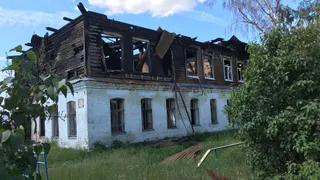 Жители Агро-Пустыни собрали заявления с просьбой возвести школу вместо сгоревшей