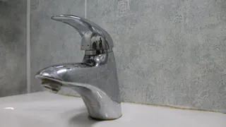 Из-за работ на водоводе в Железнодорожном районе нет холодной воды
