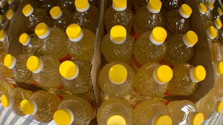 Золотая гадость в милой бутылке: это растительное масло точно стоит обходить стороной. Опубликован черный список