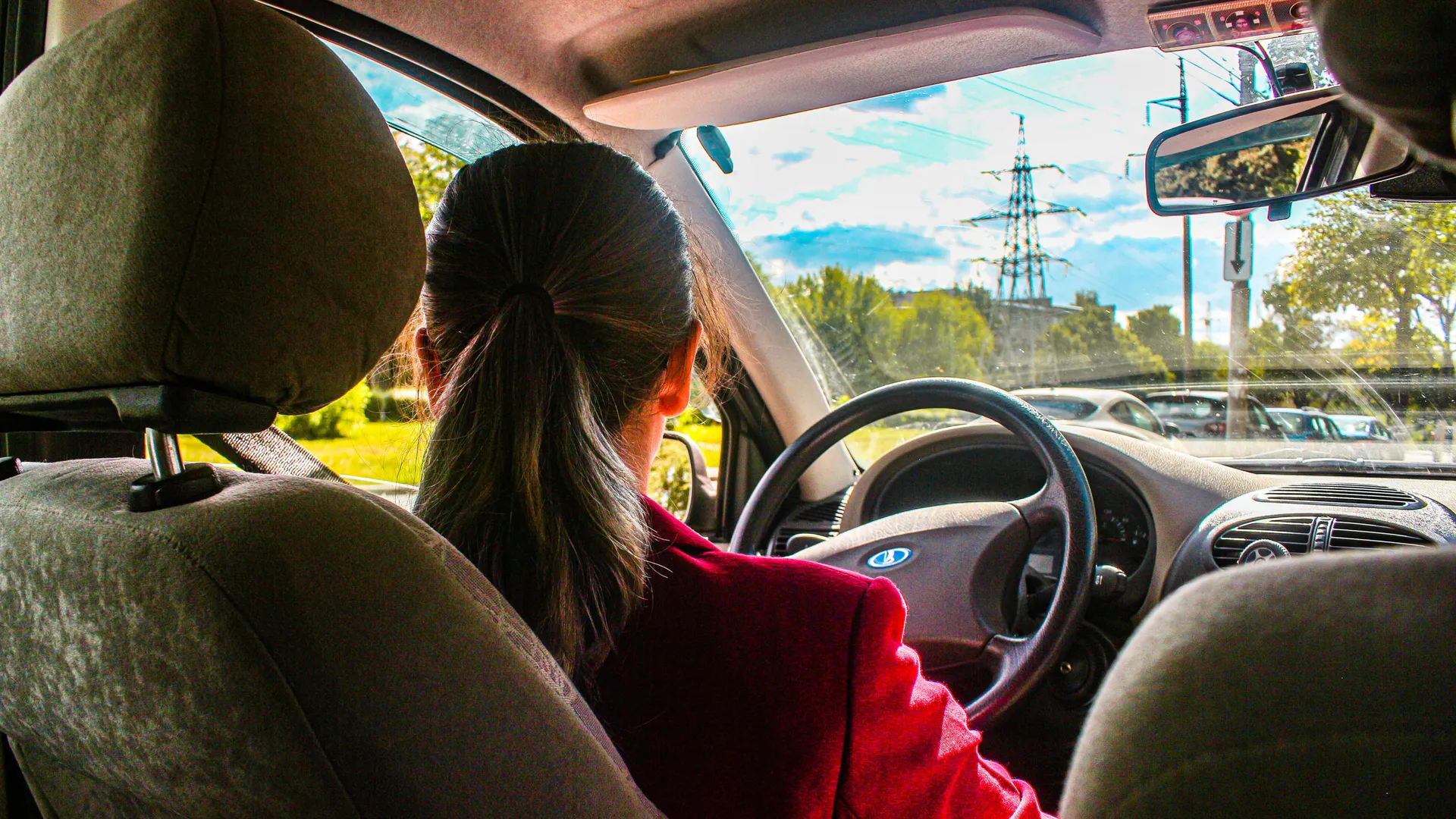 С августа обязательно должно быть в каждом автомобиле: вот зачем каждый водитель теперь обязан возить белое полотенце