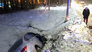 «Седан вылетел в кювет»: на Ряжском шоссе произошла авария