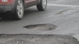 Рязанка отсудила у дорожников полмиллиона за поврежденный "Мерседес"