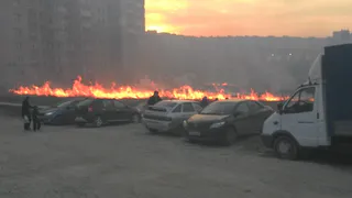 На улице Зубковой едва не сгорели несколько автомобилей