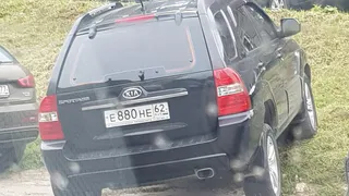 В Рязани водитель эффектно припарковал свой автомобиль