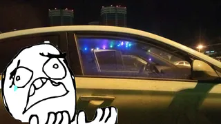 На рязанской парковке заметили автомобиль с гирляндой, и он почему-то привел в ярость окружающих