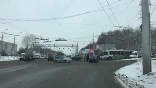 На подъезде к мосту в Приокский – мелкое ДТП, образовалась пробка
