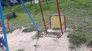 Опасные игры. Детские площадки несут угрозу для ребенка