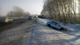 На трассе М5 «Урал» водитель «четырнадцатой» врезался в фуру