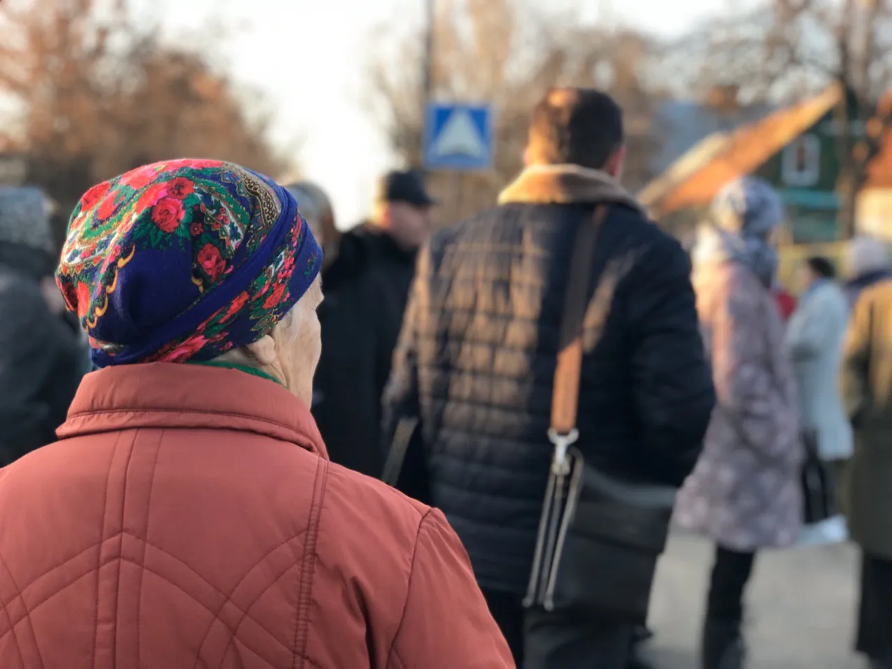 Размер небольшой, но хотя бы так. Эту сумму зачислят всем до одного пенсионерам с понедельника, 11 ноября