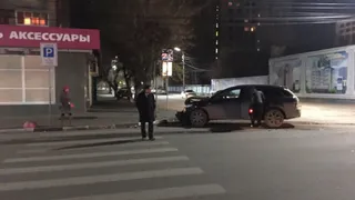 В центре Рязани столкнулись две иномарки