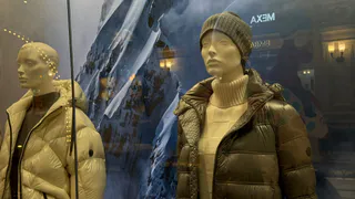 Так больше не носят: устаревшие зимние вещи для женщин, которые выдают возраст и портят образ