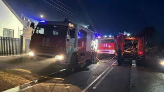 На пожаре в 2-этажном доме в Рязани 9 июля пострадала 55-летняя женщина