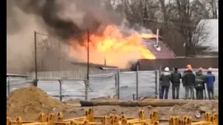 "Был какой-то взрыв": на улице Новой вспыхнул жилой дом