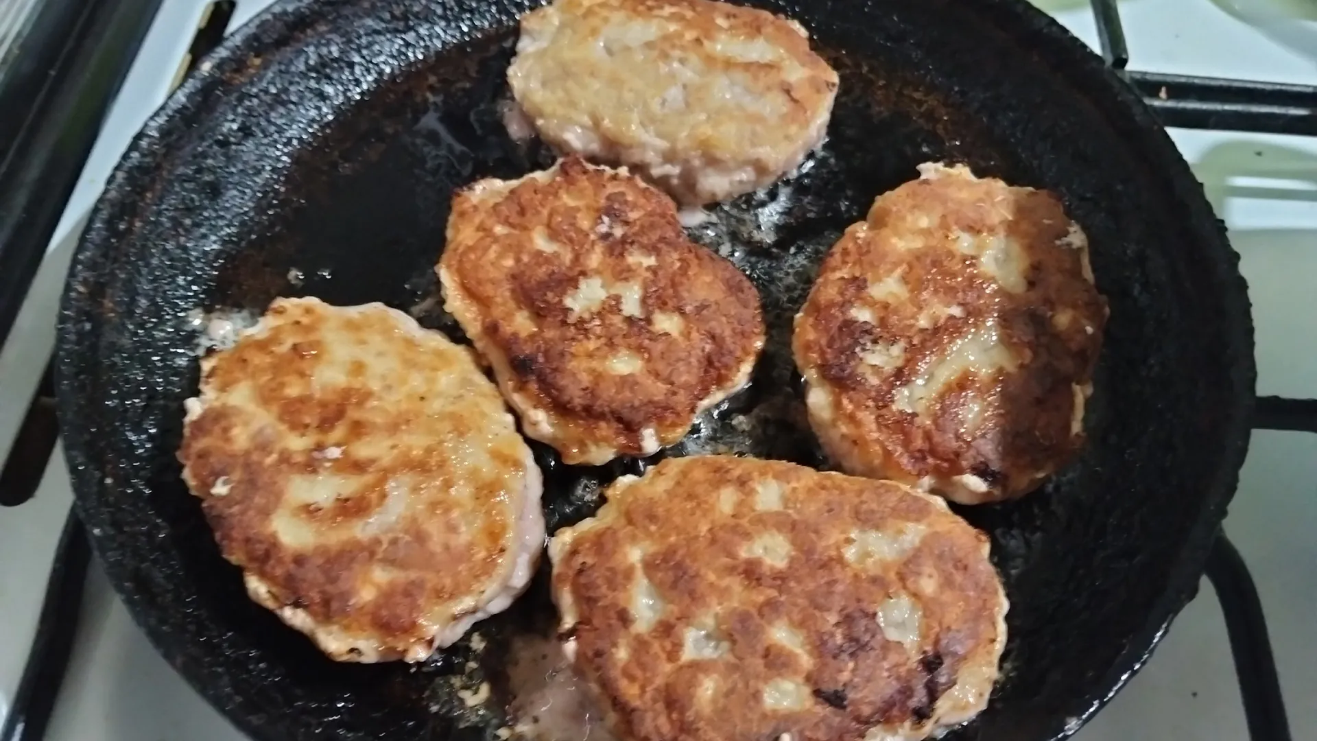 2 щепотки в фарш - и котлеты вкуснее, чем в ресторане: сочные, нежные, воздушные