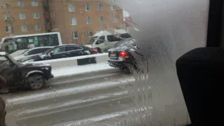 Снежный плен: утренняя Рязань встала в пробке из-за снегопада