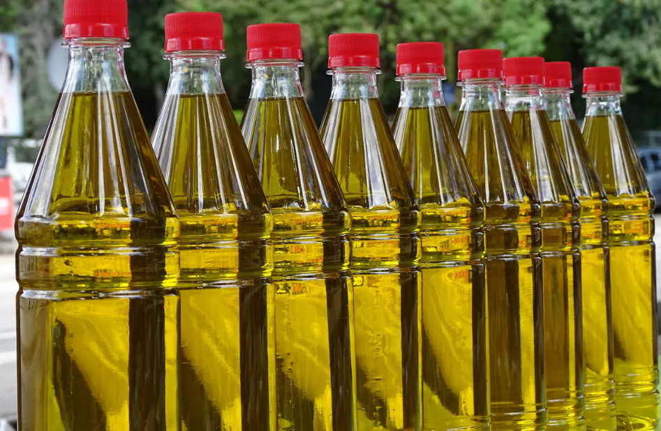 Янтарная гадость в красиво бутылке: Роскачество назвало худшие бренды растительного масла