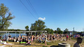 Из-за аномальной жары пляжи Рязани переполнены людьми 