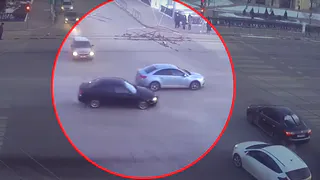 ДТП в центре Рязани -  столкнулись два автомобиля