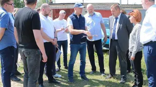 Виталий Артёмов проверил площадку будущей школы в Семчино