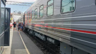 "Все русские плюются, а американец в восторге": турист из США проехал в плацкарте и захотел повторить